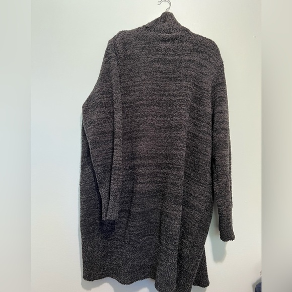 Barefoot Dreams super soft Cozychic Cali Cardigan in carbon black w2. - Picture 4 of 13